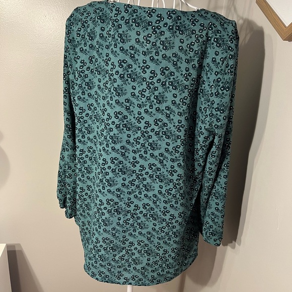 Fun2Fun Green Long Sleeve Square Neck Blouse Gold Buttons Size M Tie Front - Picture 6 of 6